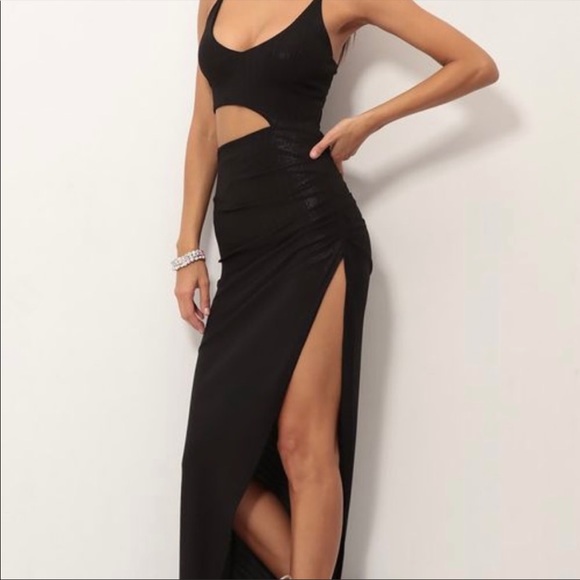 Highly slit dress that is sexy but classy. - Picture 5 of 5